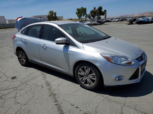 Sedans FORD FOCUS 2012 Silver
