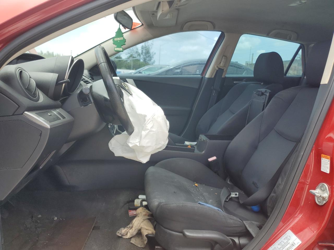 2011 Mazda 3 S VIN: JM1BL1K57B1358143 Lot: 62730325