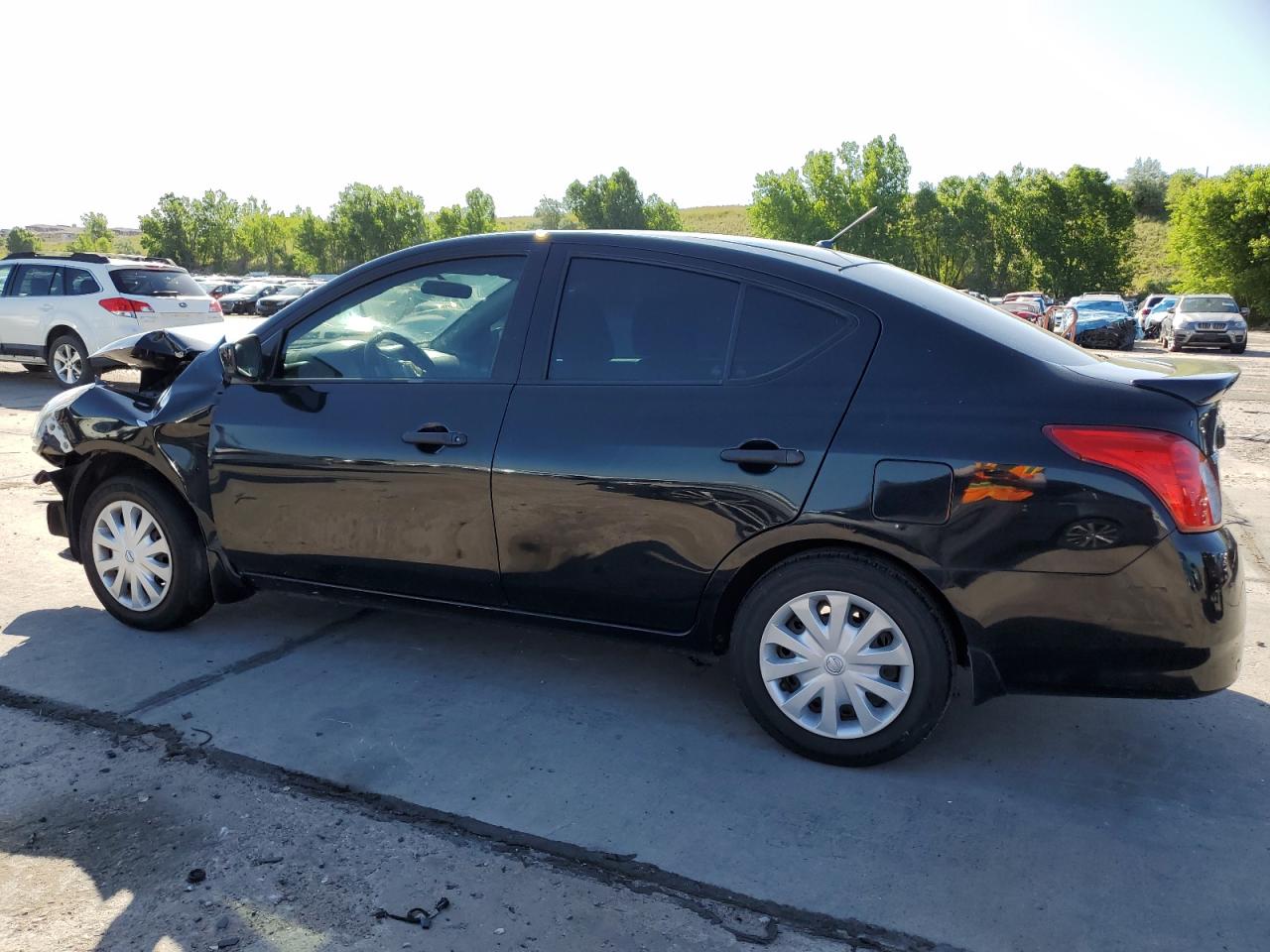 NISSAN VERSA 2019 VIN 3N1CN7AP5KL827309 photo 2