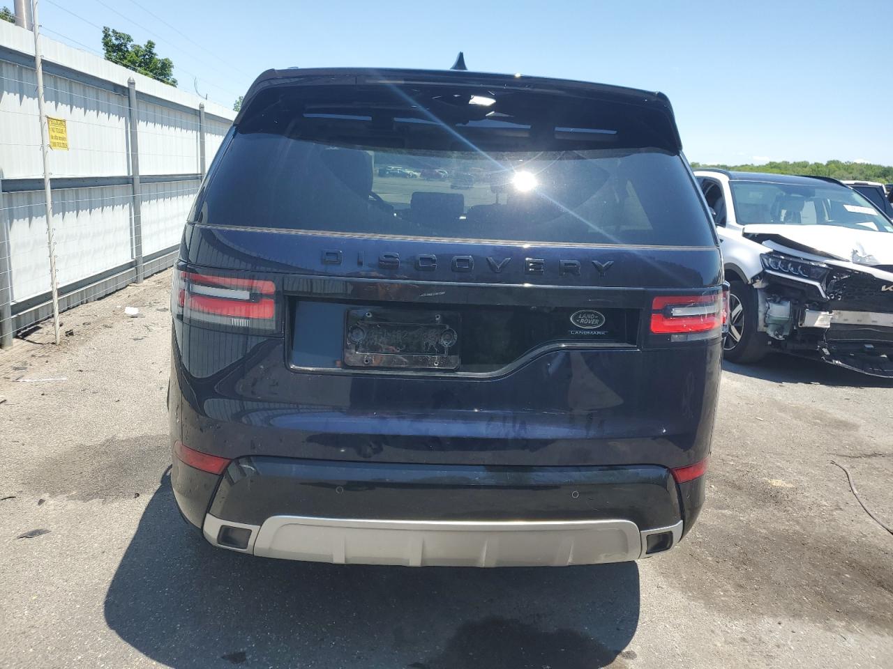 2020 Land Rover Discovery Landmark VIN: SALRU2RVXL2415611 Lot: 58900625