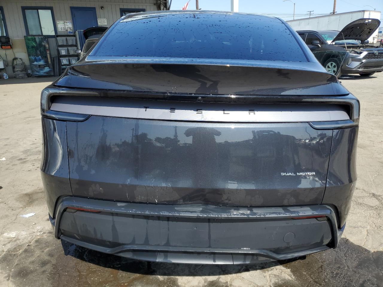 2026 Tesla Model Y VIN: 7SAYGDEE9TF353453 Lot: 62315775