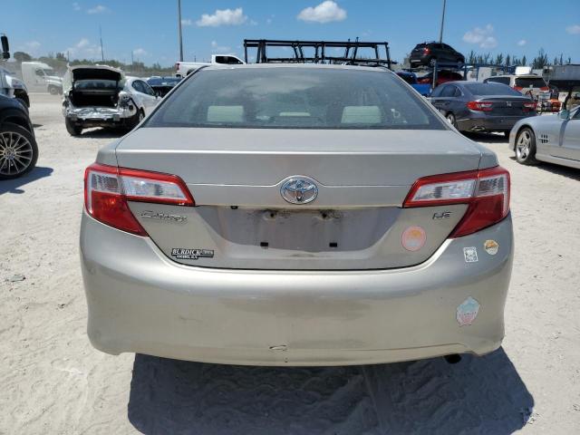 TOYOTA CAMRY 2014 Srebrny