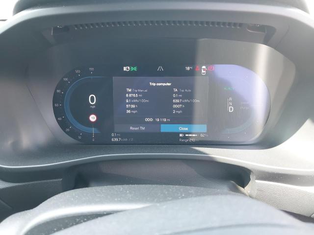 2023 VOLVO XC40 CORE
