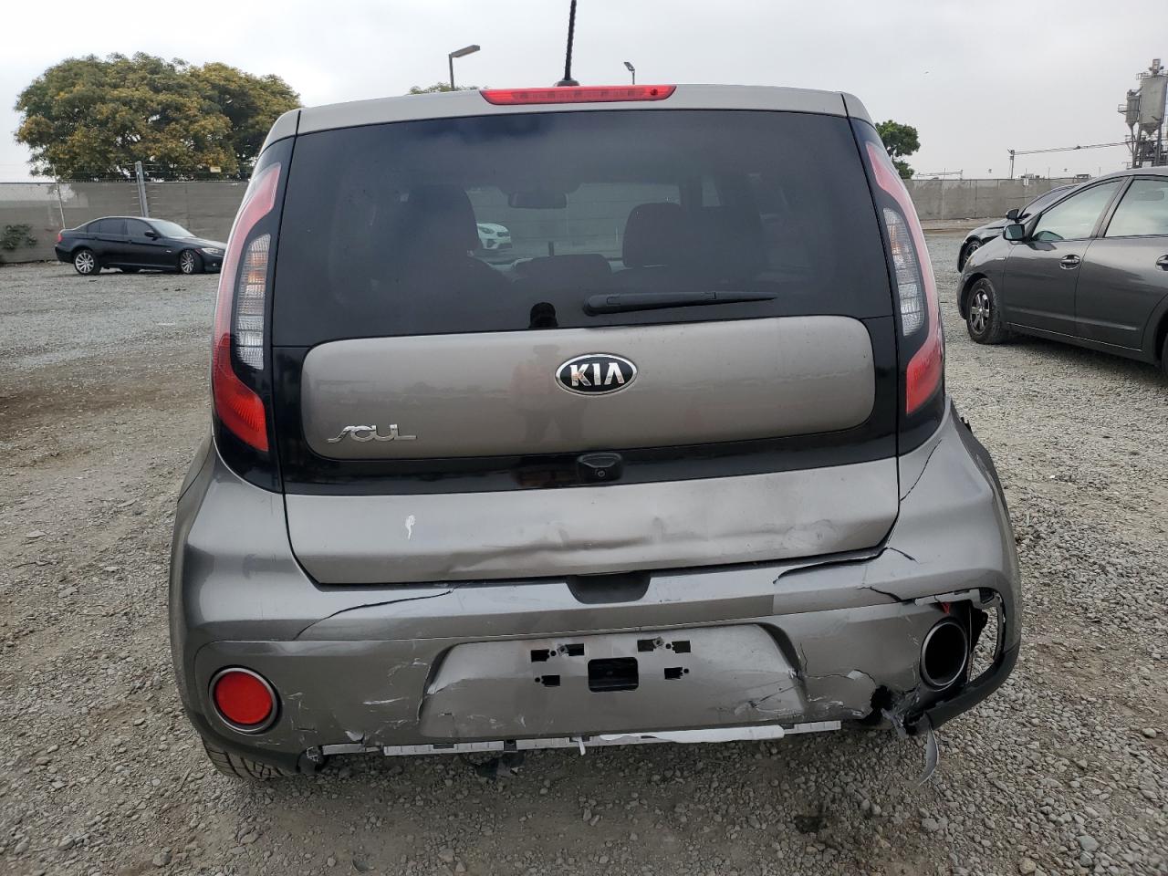 2018 Kia Soul + VIN: KNDJP3A55J7585999 Lot: 62793615