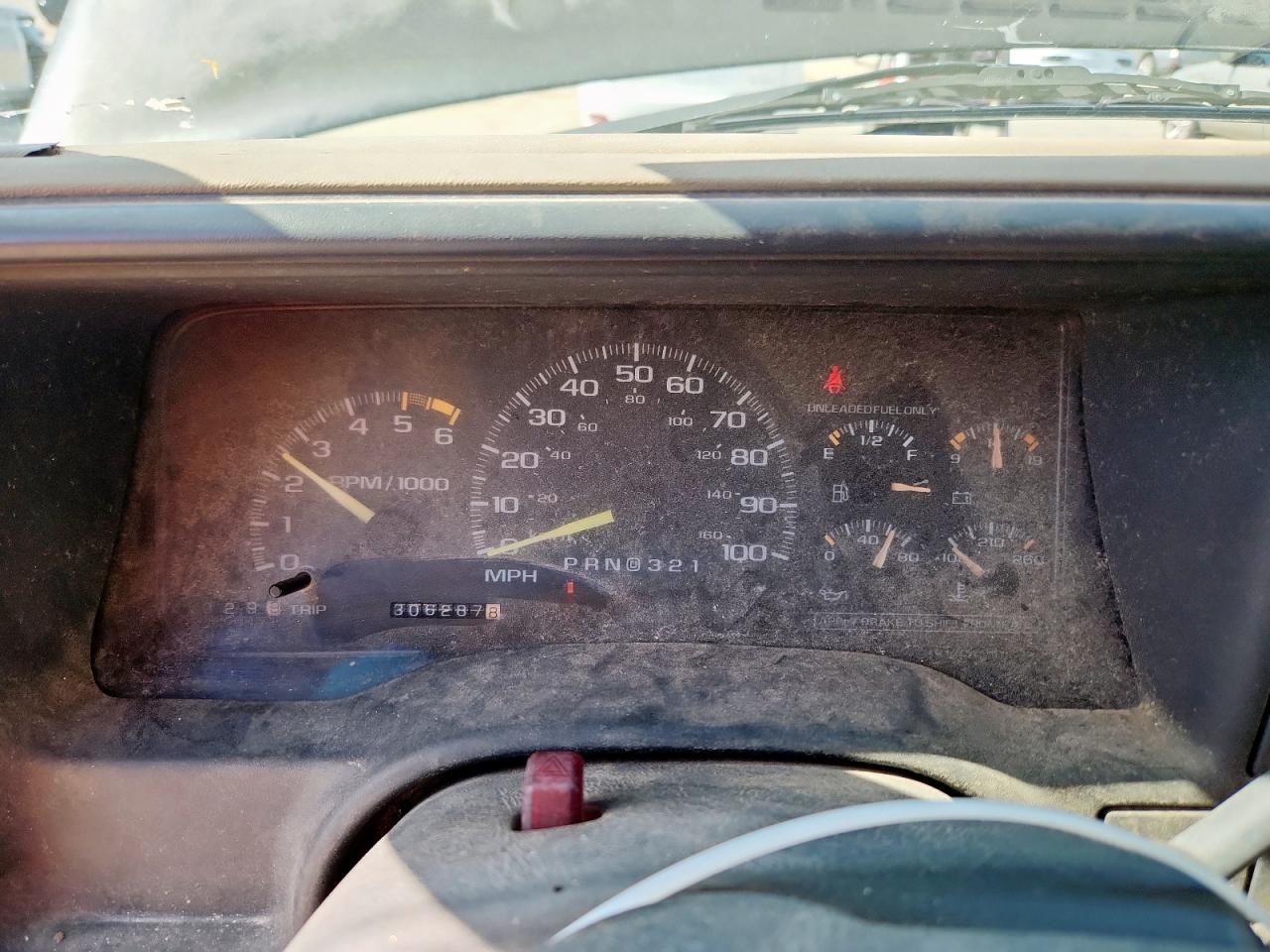 1996 Chevrolet Tahoe K1500 VIN: 3GNEK18R6TG151604 Lot: 61547005