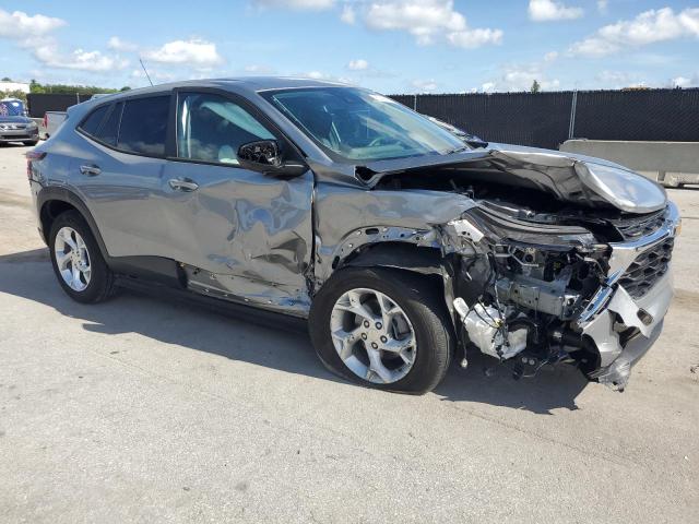  CHEVROLET TRAX 2024 Srebrny