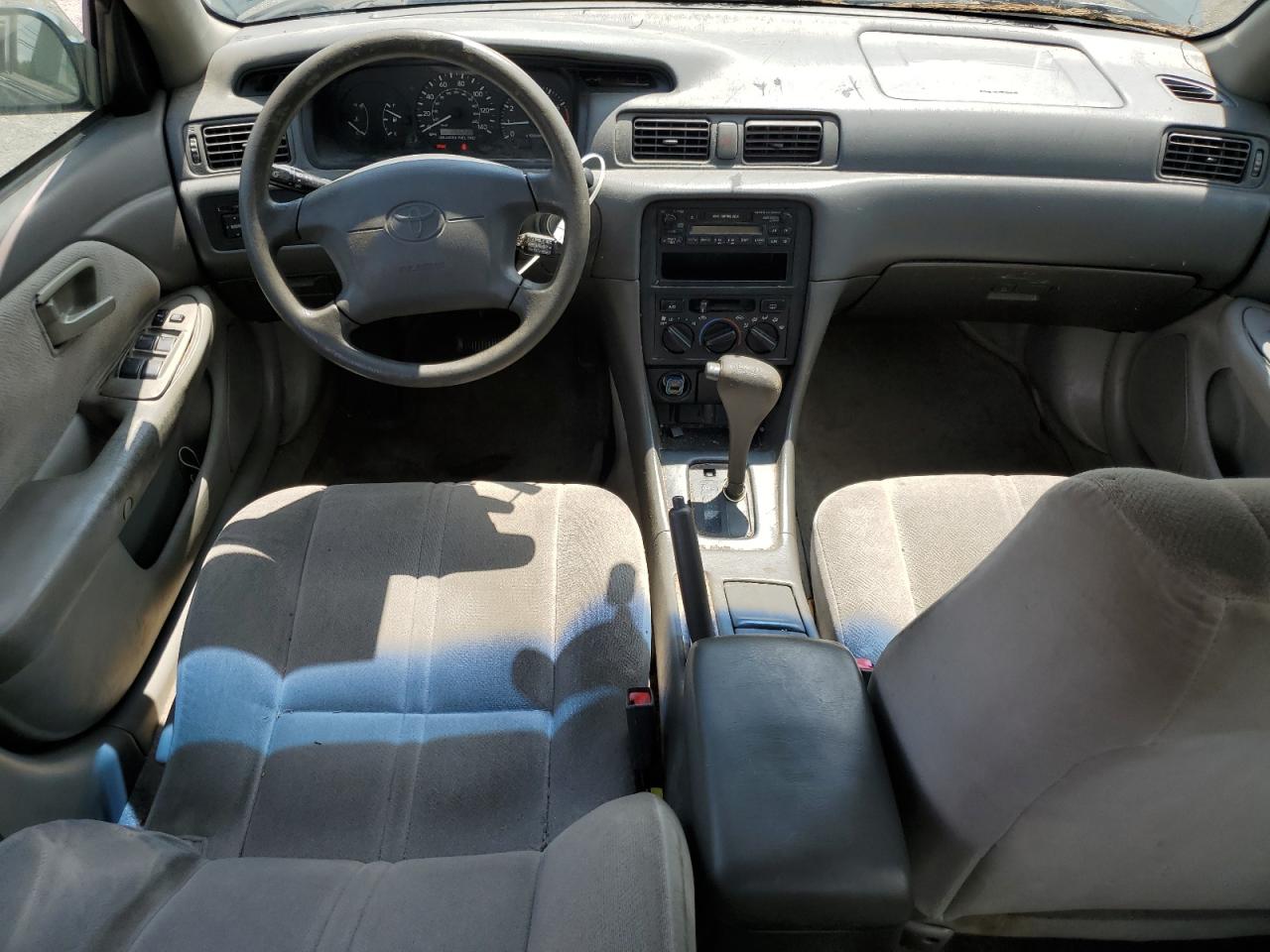 1999 Toyota Camry Ce VIN: 4T1BG22K7XU443923 Lot: 61206005