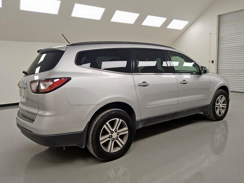  CHEVROLET TRAVERSE 2015 Srebrny