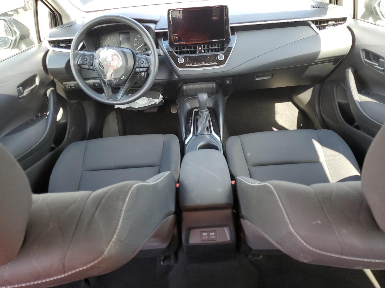2025 Toyota Corolla Le VIN: JTDBCMFE8SJ037921 Lot: 61165195