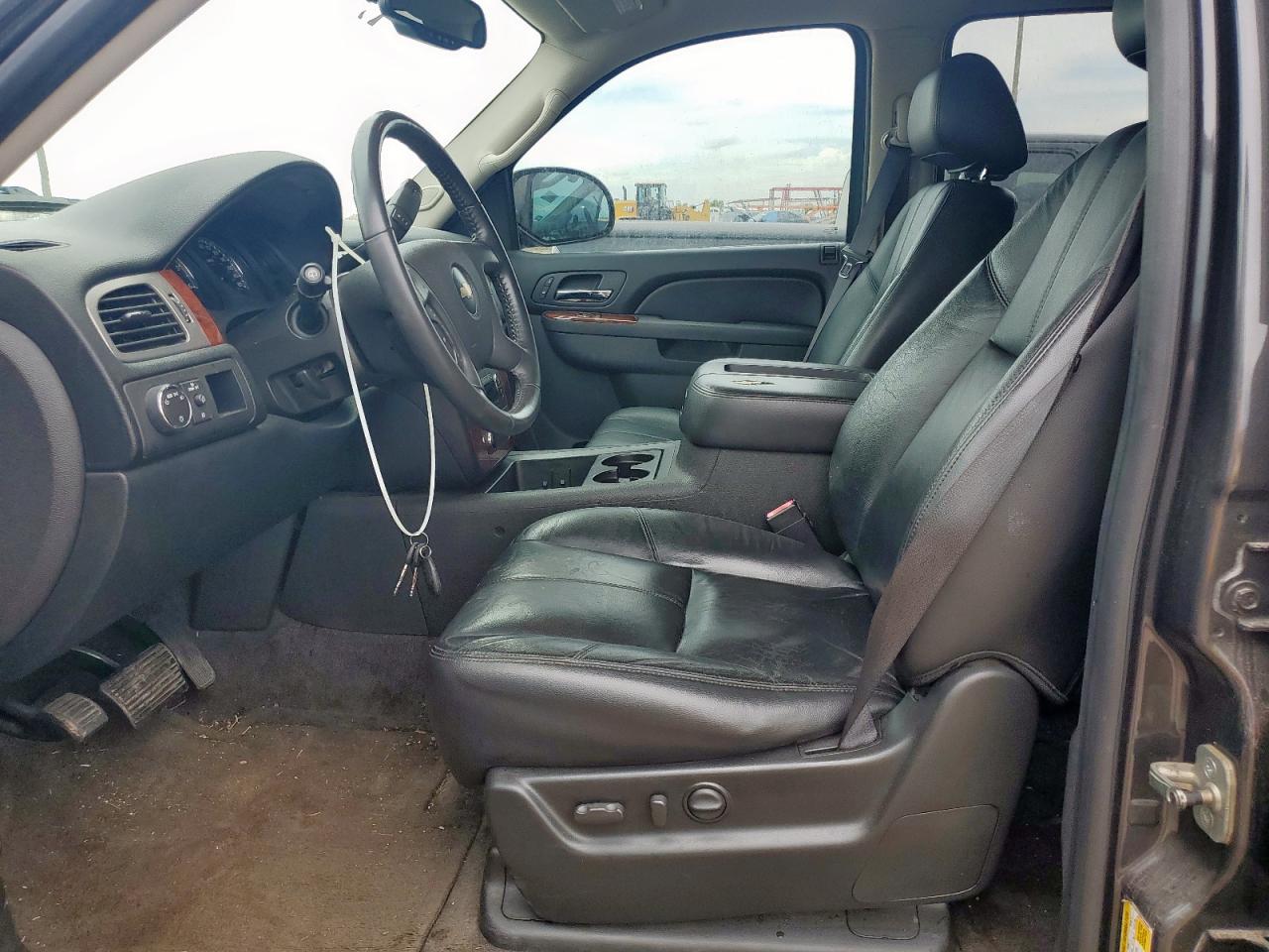 2010 Chevrolet Tahoe C1500 Lt VIN: 1GNUCBE09AR165949 Lot: 61309045
