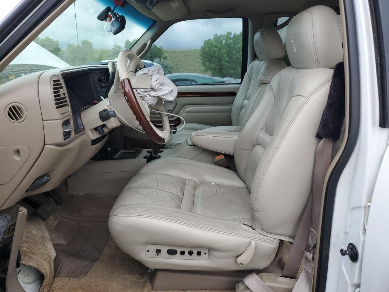 2000 Cadillac Escalade VIN: 1GYEK13R4YR120238 Lot: 61397315