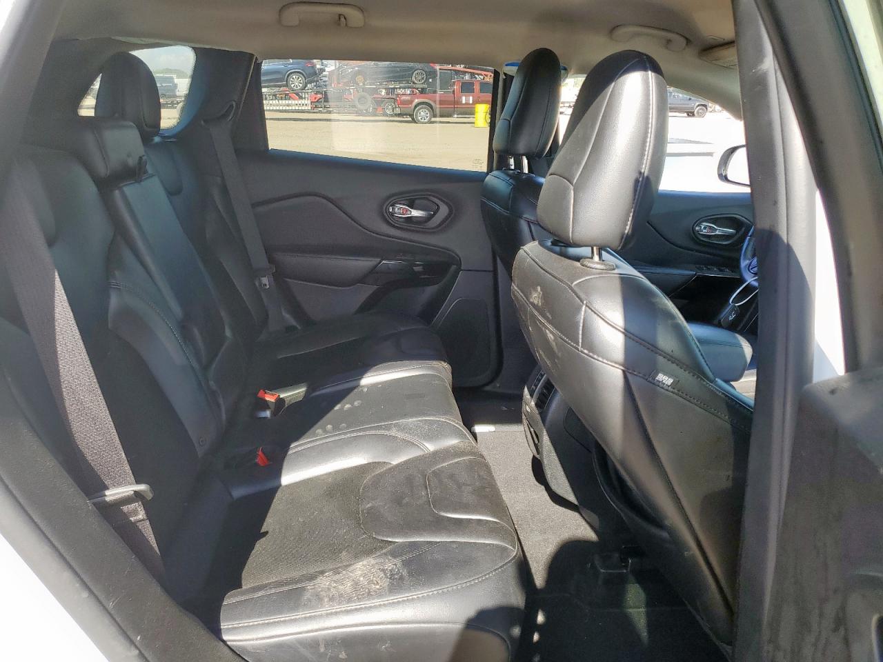 2019 Jeep Cherokee Latitude Plus VIN: 1C4PJLLB2KD466101 Lot: 62171055