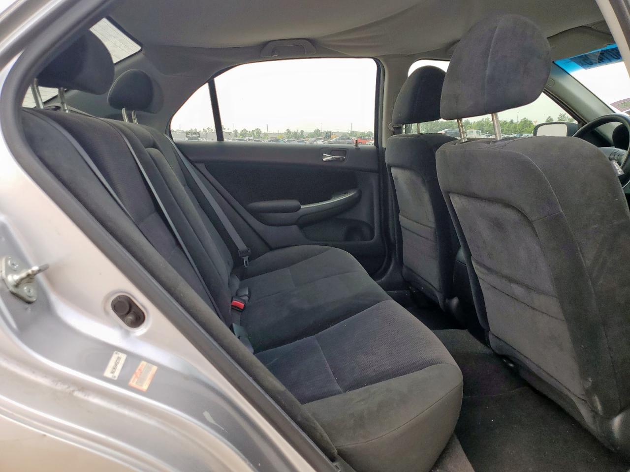 2005 Honda Accord Lx VIN: 3HGCM56415G711610 Lot: 61601425