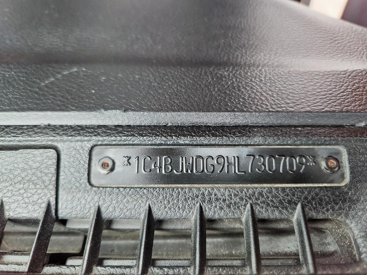 2017 Jeep Wrangler - Image 13