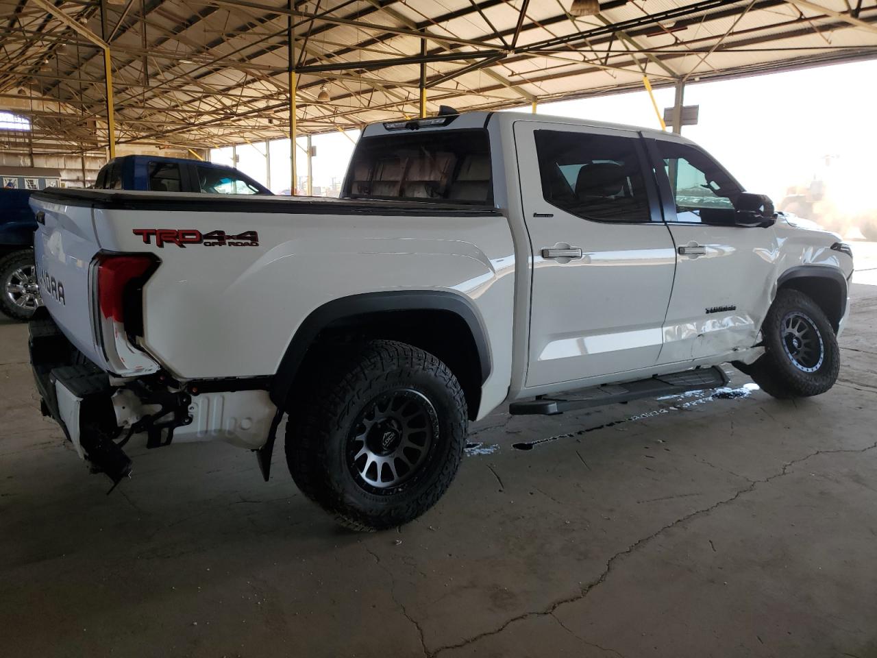 TOYOTA TUNDRA 2024 VIN 5TFWC5DB4RX042184 фото 3