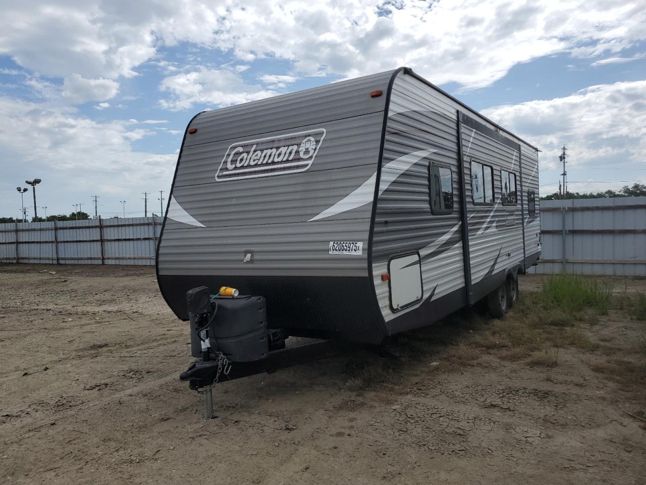 COLEMAN L859 2017 VIN 4YDT26322HH936395 photo 2