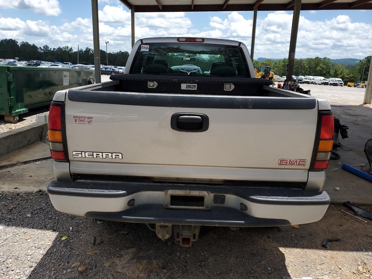 2005 GMC Sierra K2500 Heavy Duty VIN: 1GTHK29U75E287068 Lot: 60930955