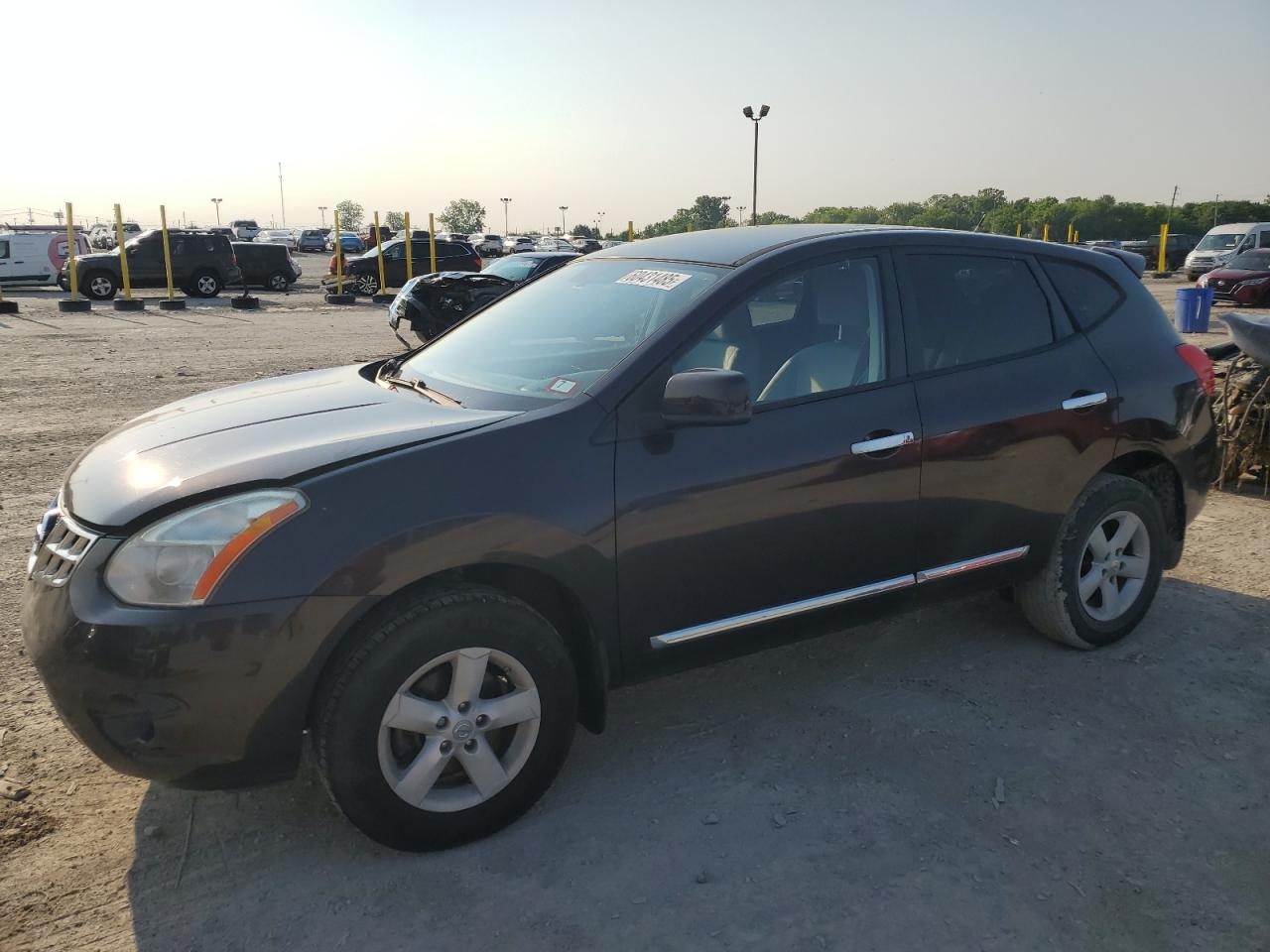 2013 Nissan Rogue S na sprzedaż w Indianapolis, IN - Front End