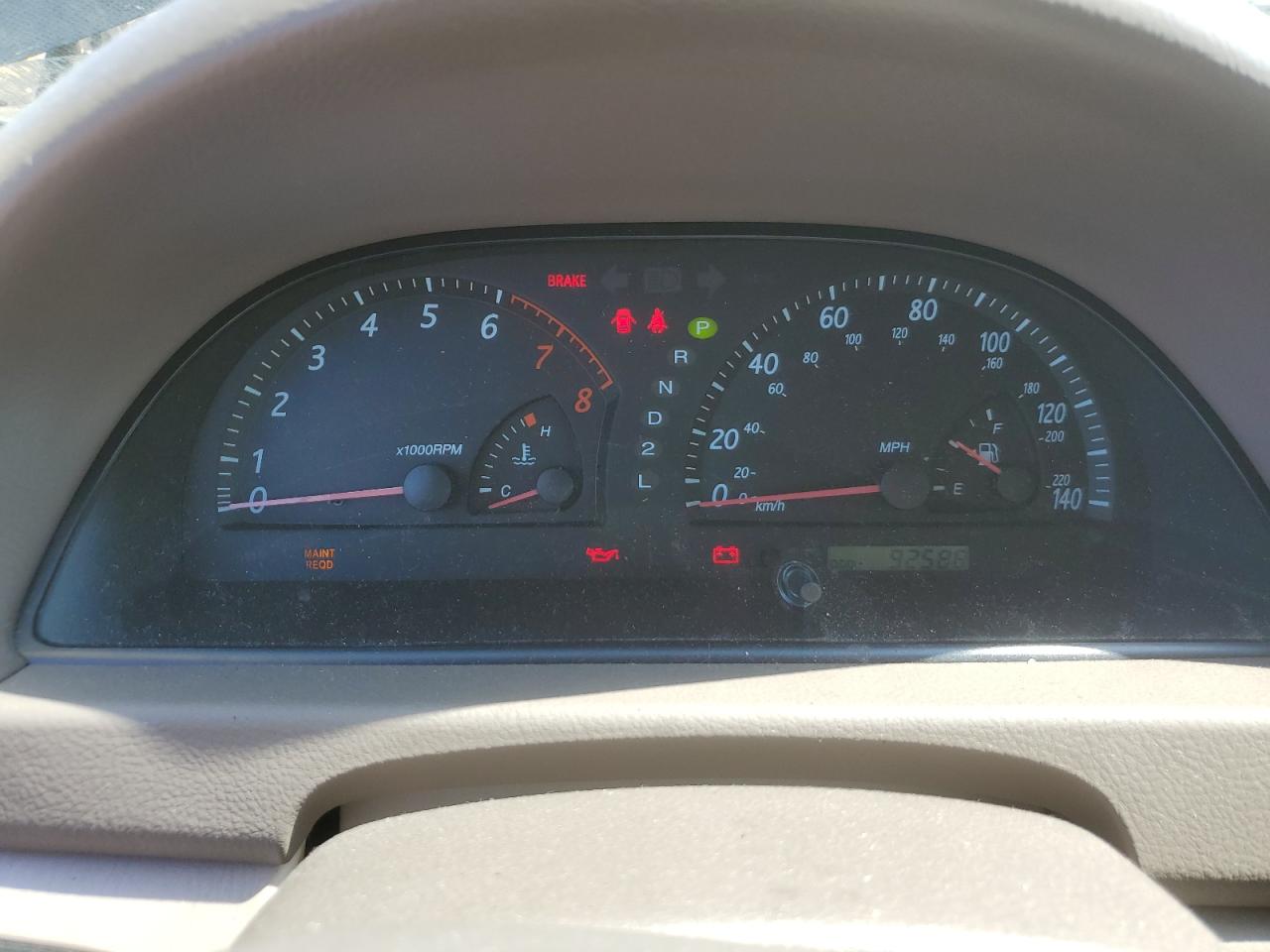 2004 Toyota Camry Le VIN: 4T1BE30K94U308825 Lot: 61906825