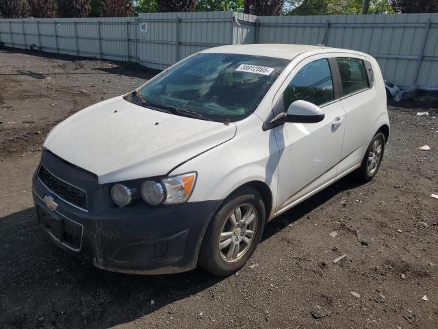 Hatchbacks CHEVROLET SONIC 2015 Biały