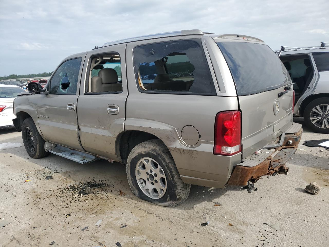 2002 Cadillac Escalade Luxury silver suv gas 1GYEK63N82R106652 photo #3