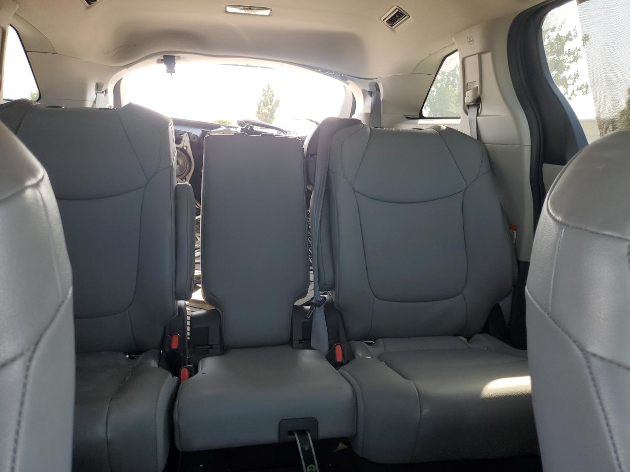 2022 Toyota Sienna Xle VIN: 5TDYRKEC2NS129689 Lot: 62652025