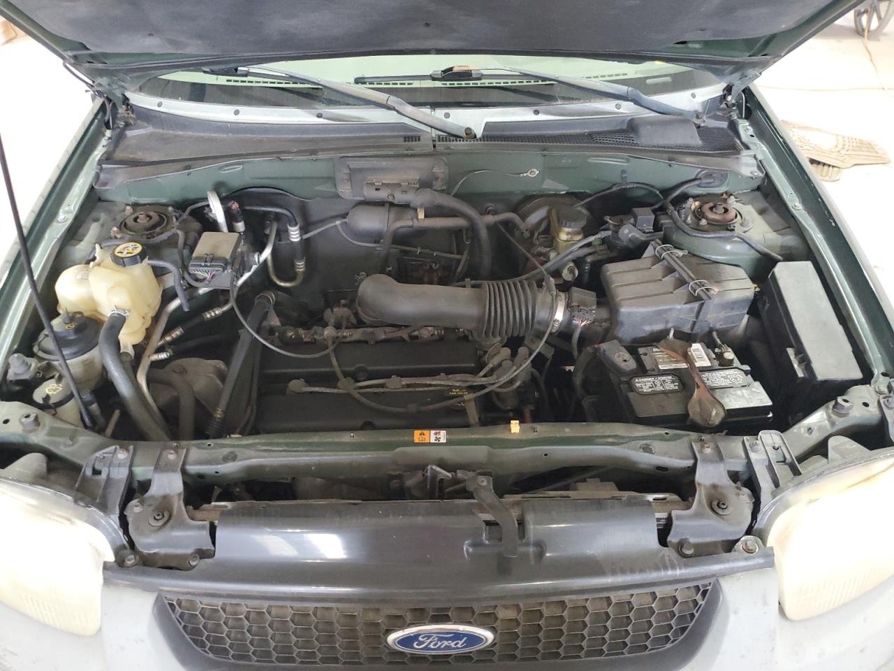 2002 Ford Escape Xls VIN: 1FMYU01B32KC48043 Lot: 63011005