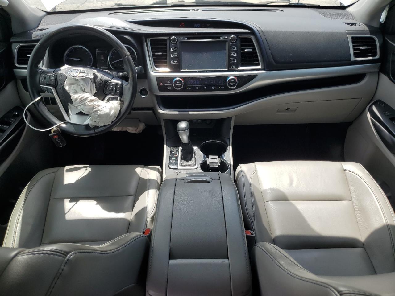 2018 Toyota Highlander Se VIN: 5TDKZRFH9JS544611 Lot: 63119835