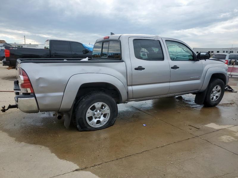  TOYOTA TACOMA 2015 Сріблястий