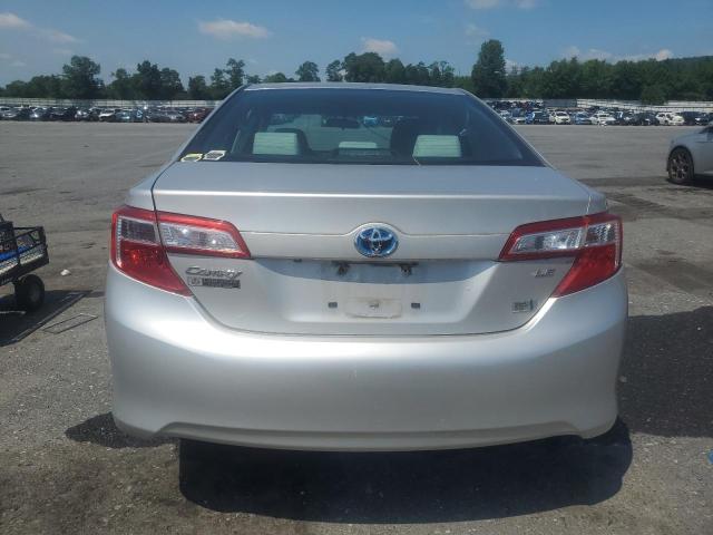 Sedans TOYOTA CAMRY 2014 Srebrny