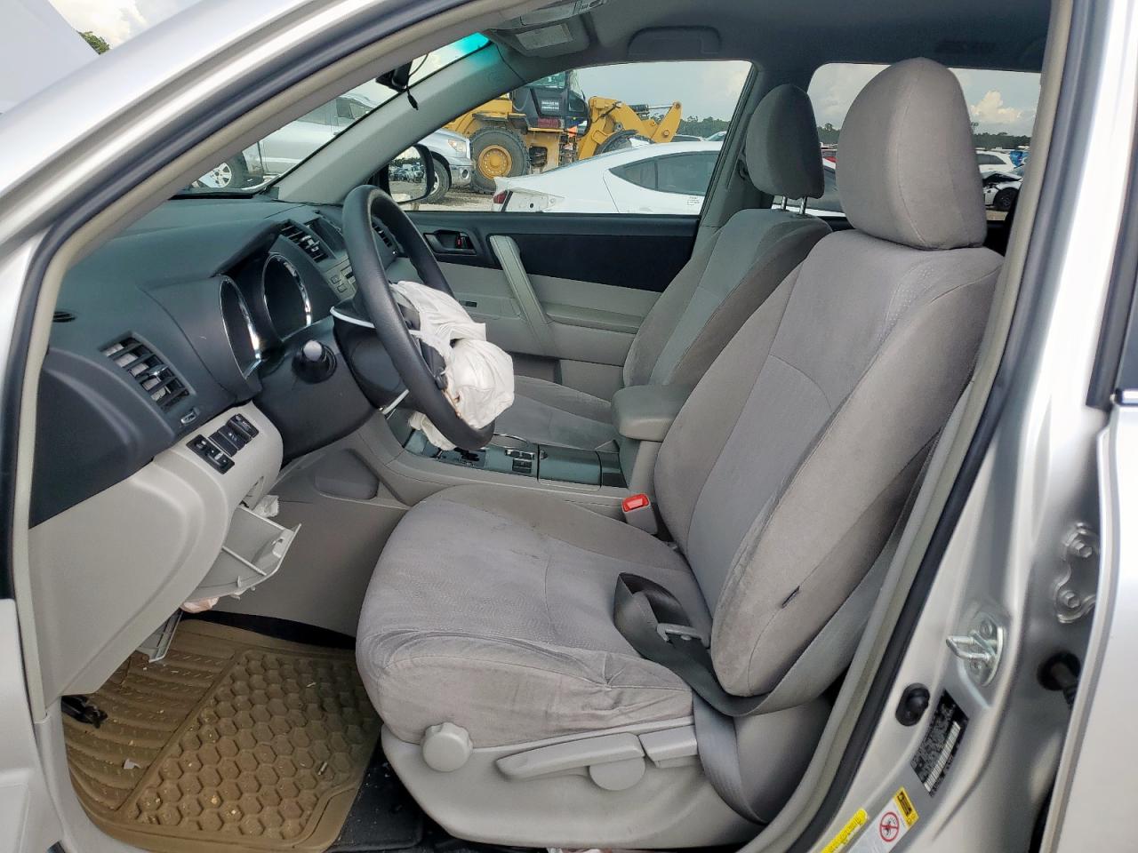 2011 Toyota Highlander Base VIN: 5TDZK3EH3BS048934 Lot: 62937575