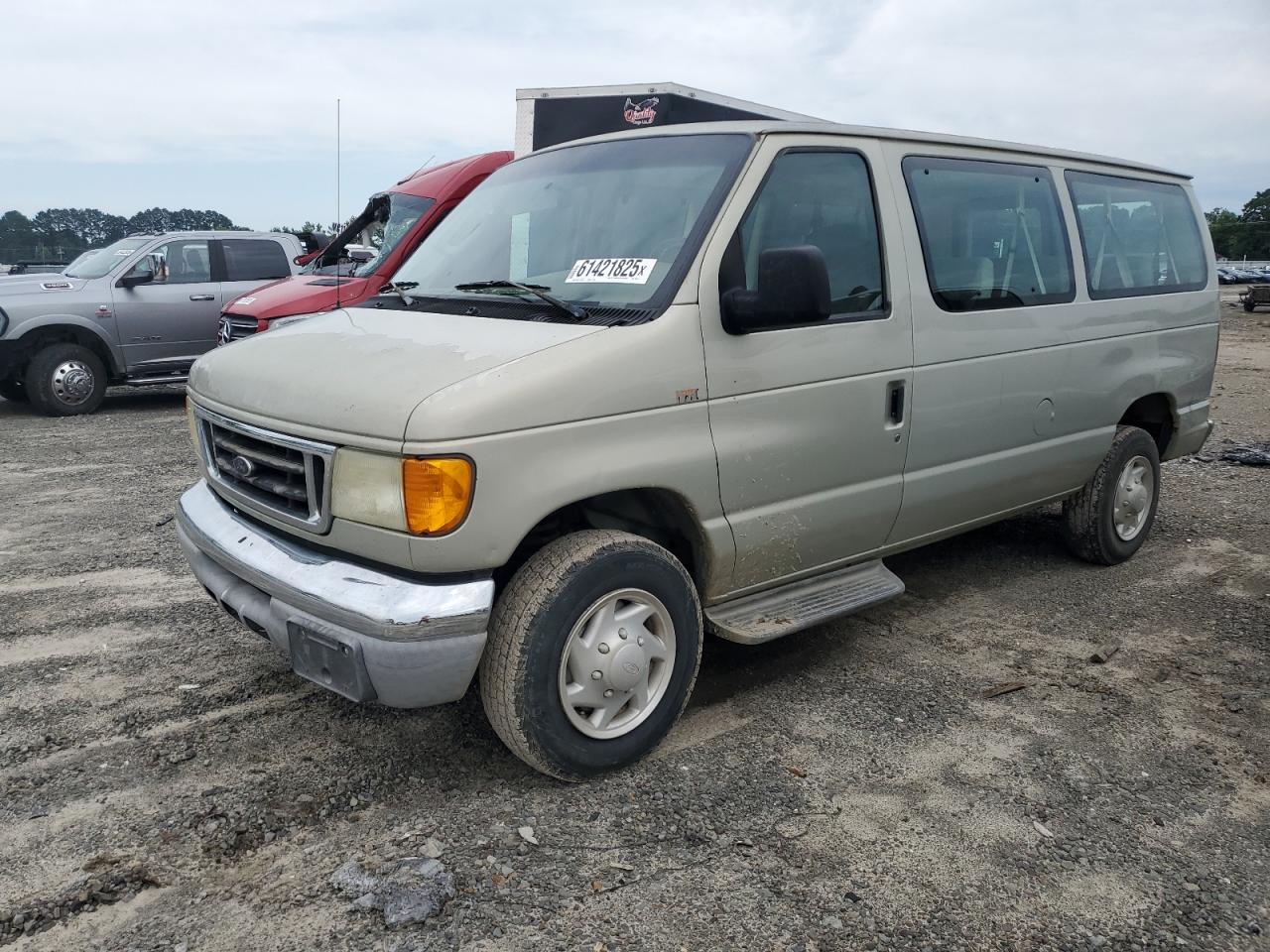 Conway, AR에서 판매 중인 2006 Ford Econoline E350 Super Duty Wagon - Minor Dent/Scratches