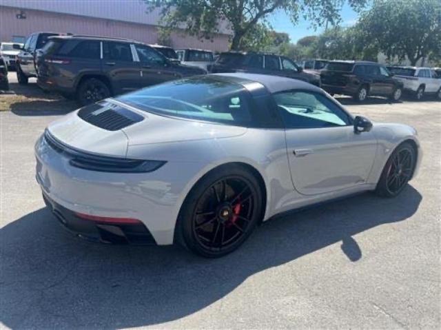  PORSCHE 911 2024 Gray