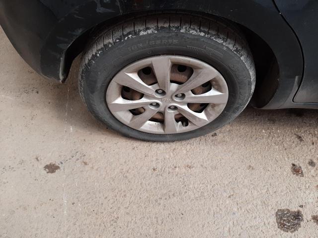 2012 KIA RIO 1