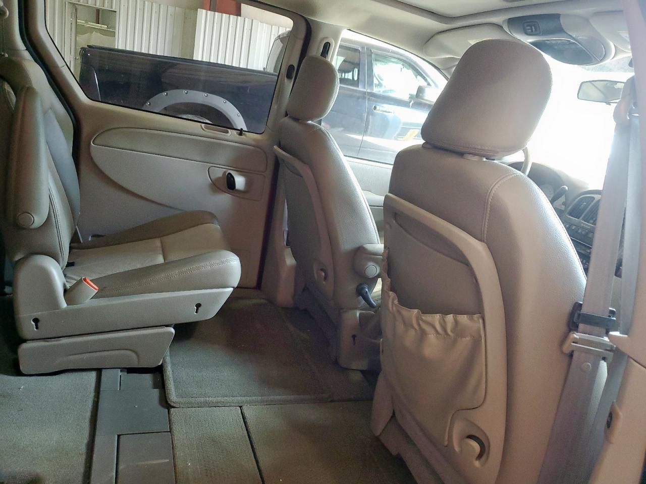 2005 Dodge Grand Caravan Sxt VIN: 2D4GP44L65R382279 Lot: 57348225
