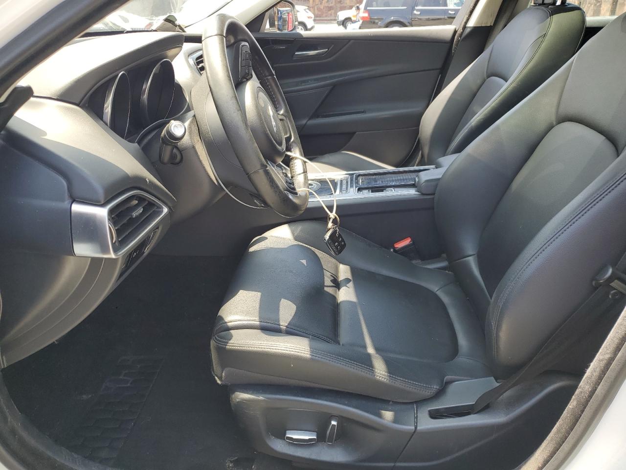 2019 Jaguar Xe Premium VIN: SAJAD4FXXKCP45359 Lot: 60840675
