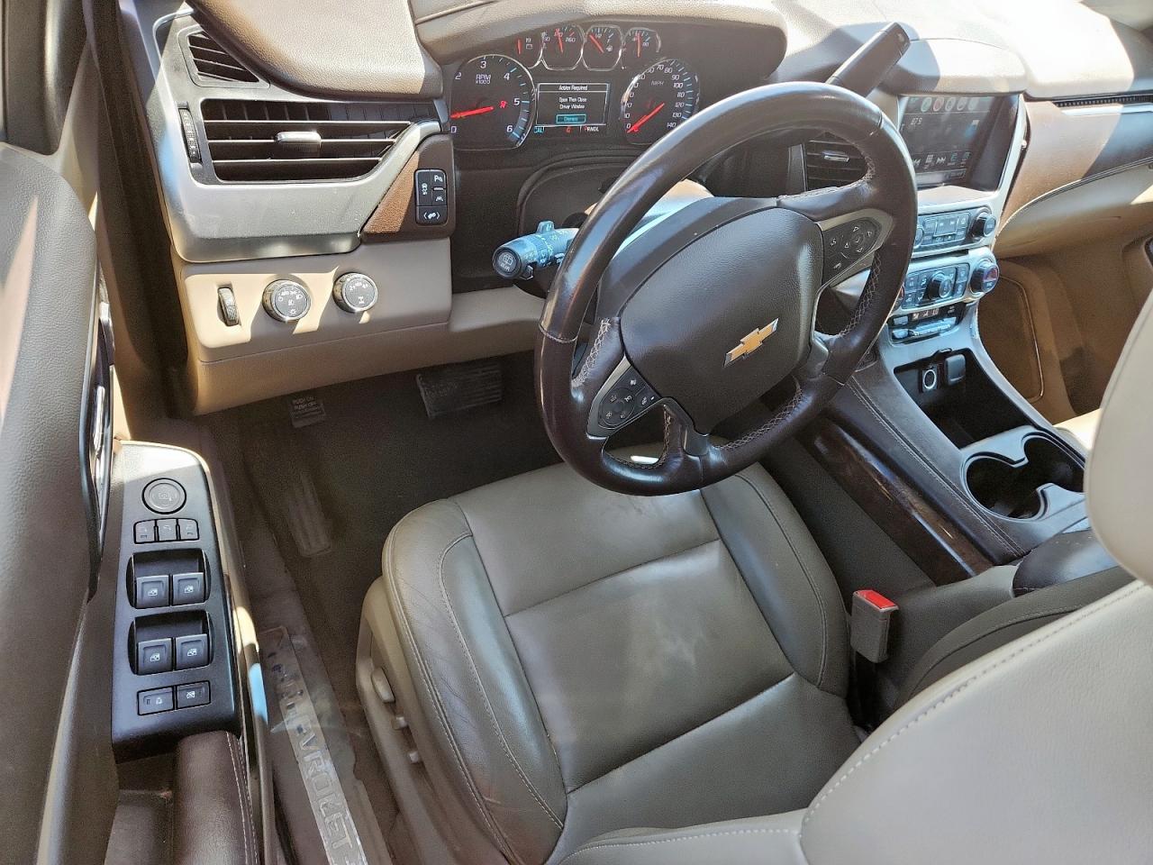 2019 Chevrolet Suburban K1500 Lt VIN: 1GNSKHKCXKR353148 Lot: 61068845