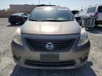2014 Nissan Versa S იყიდება Mentone-ში, CA - Rear End