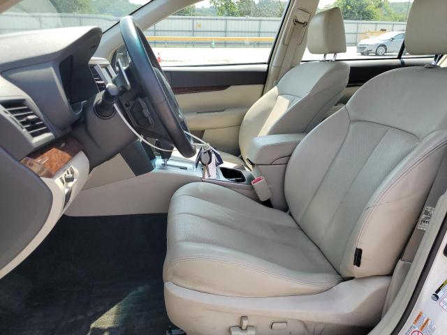  SUBARU LEGACY 2013 Biały