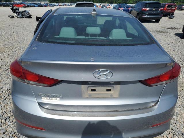 Sedans HYUNDAI ELANTRA 2017 Srebrny