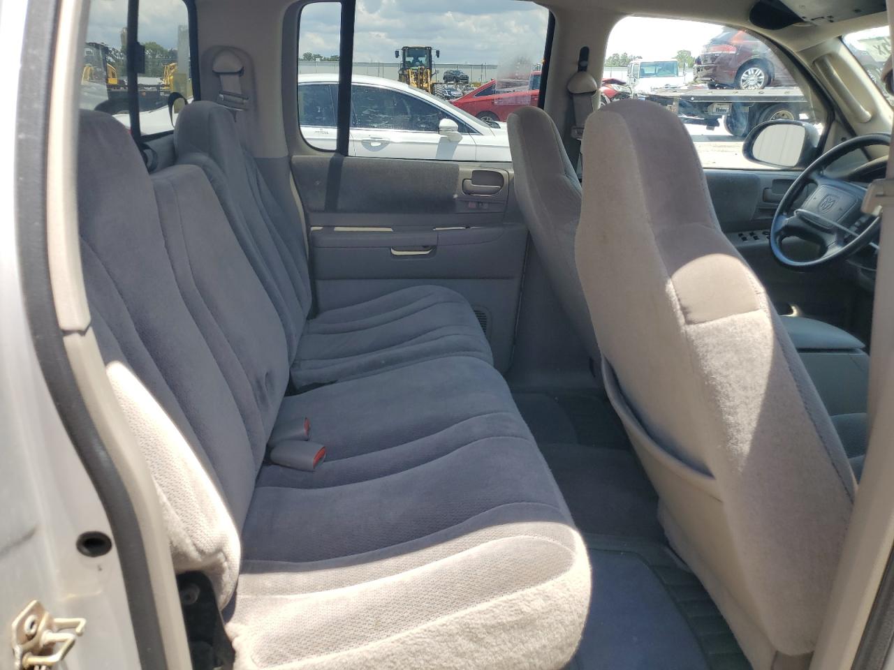 2003 Dodge Dakota Quad Slt VIN: 1D7HL48N23S136873 Lot: 63052955