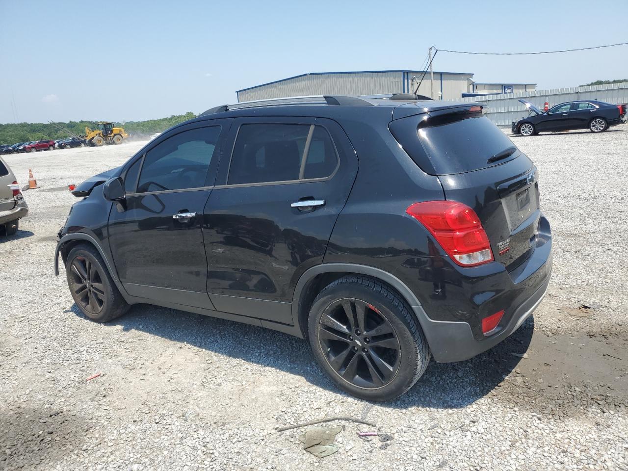 CHEVROLET TRAX 2018 VIN 3GNCJLSB2JL242990 photo 2
