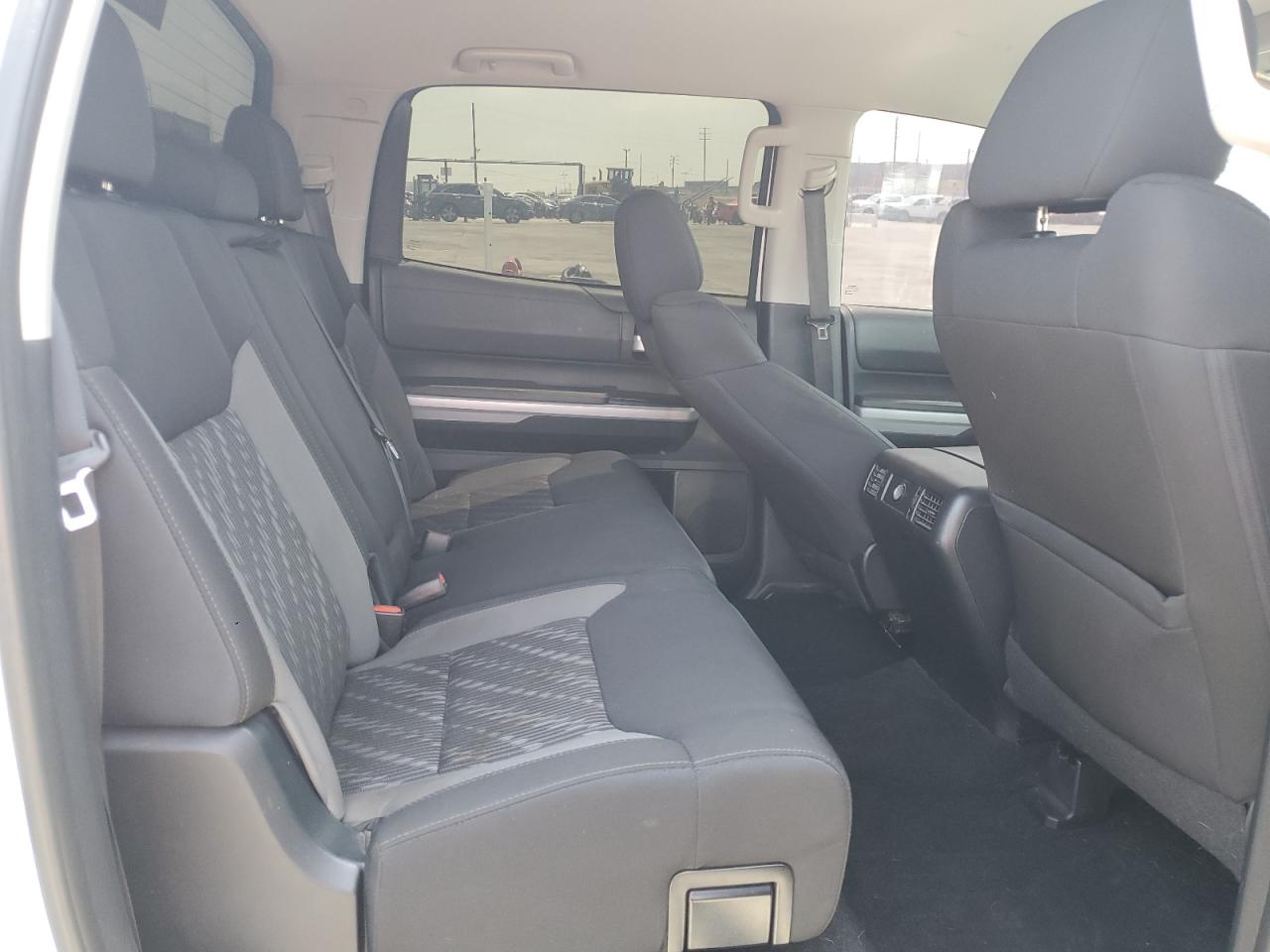 2018 Toyota Tundra Crewmax Sr5 VIN: 5TFEY5F14JX235019 Lot: 60921385