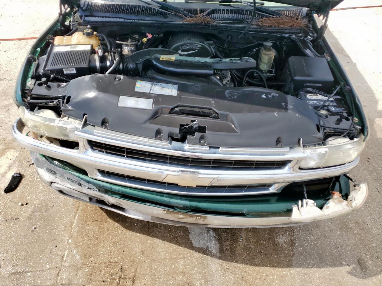 2002 Chevrolet Tahoe C1500 VIN: 1GNEC13Z42R275826 Lot: 62420105