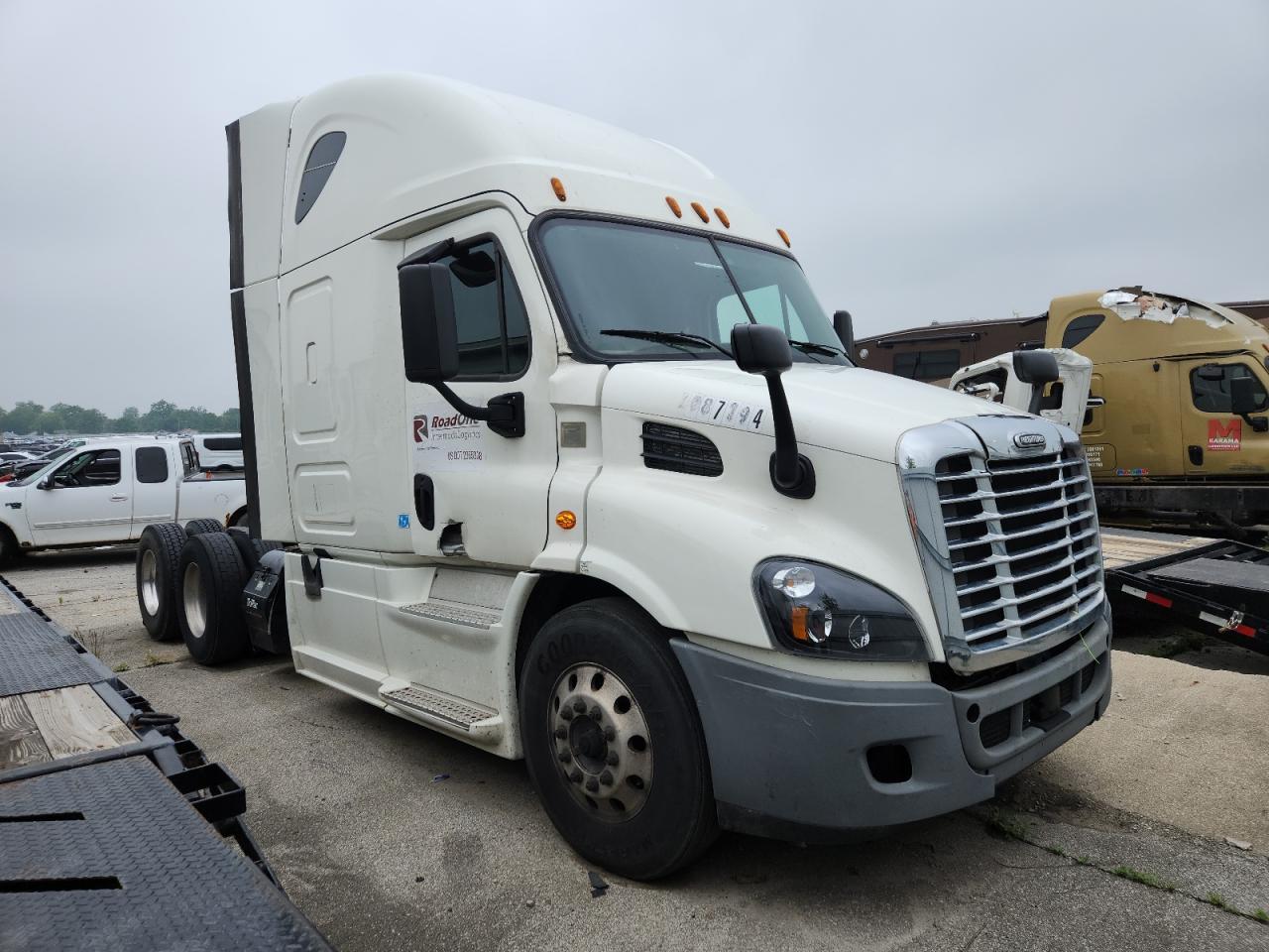 2016 Freightliner Cascadia Semi Truck for Sale in Fort Wayne, IN - Normal Wear