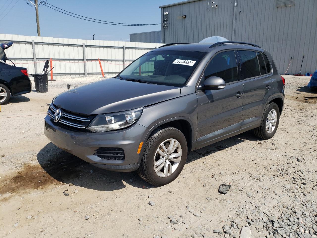 VOLKSWAGEN TIGUAN 2017 VIN WVGAV7AX9HK018499