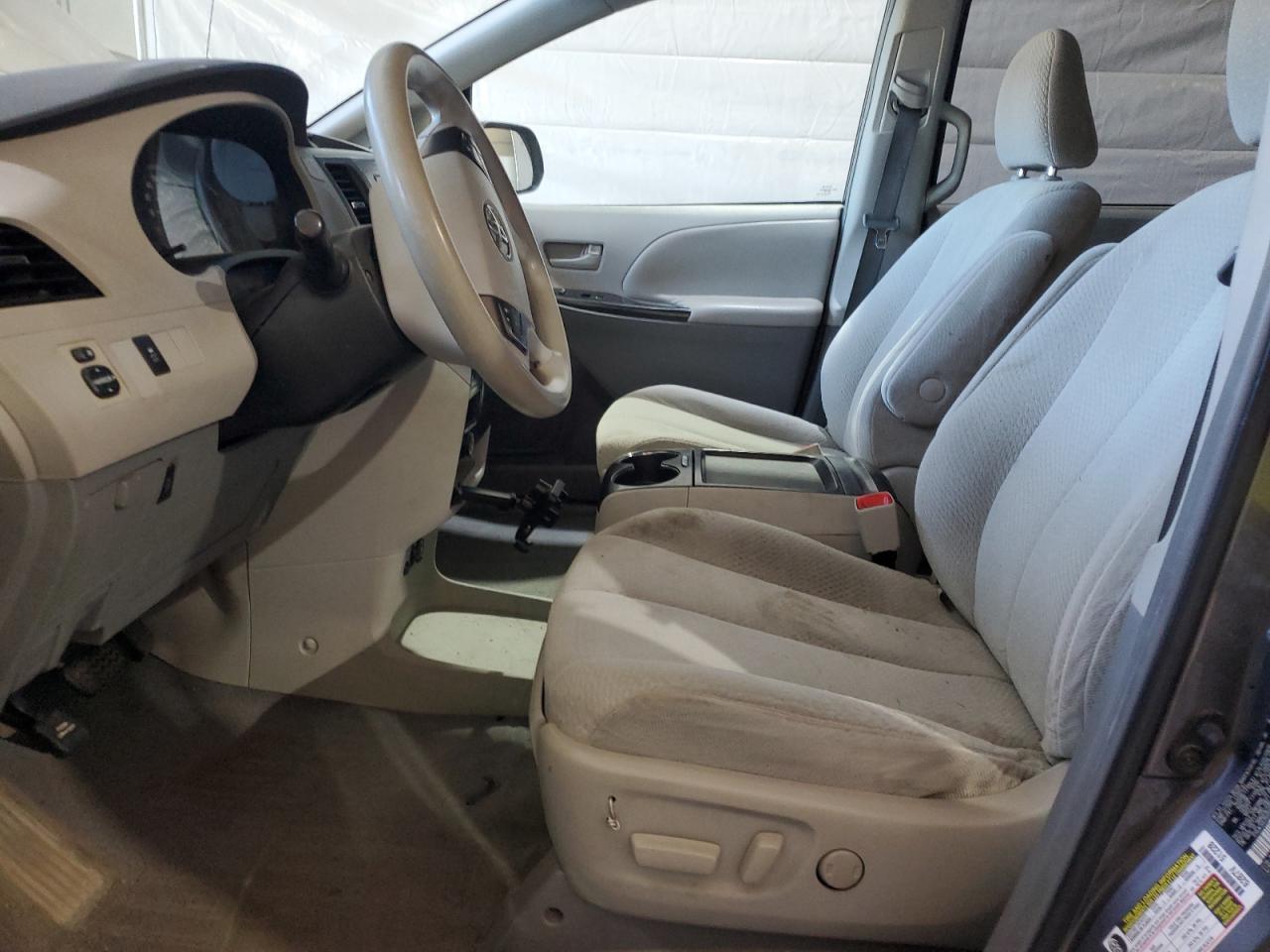 2011 Toyota Sienna Le VIN: 5TDJK3DC2BS008105 Lot: 62466155