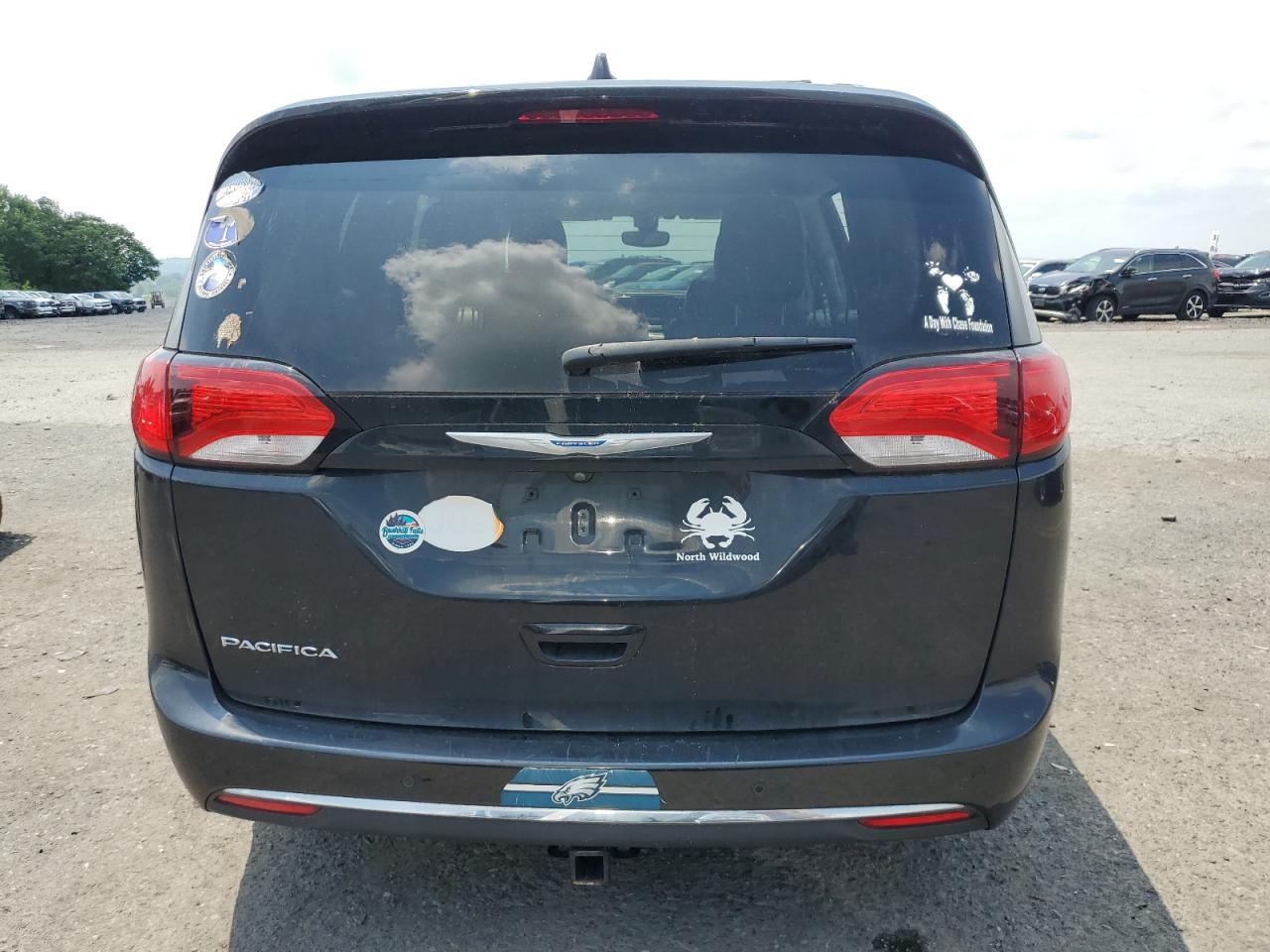 2018 Chrysler Pacifica Touring L VIN: 2C4RC1BG0JR141589 Lot: 63051535