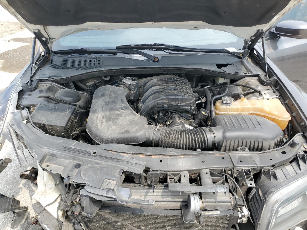 2019 Chrysler 300 S VIN: 2C3CCABG7KH618097 Lot: 60381665