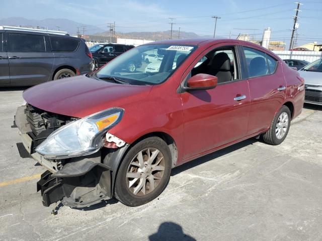  NISSAN VERSA 2018 Czerwony